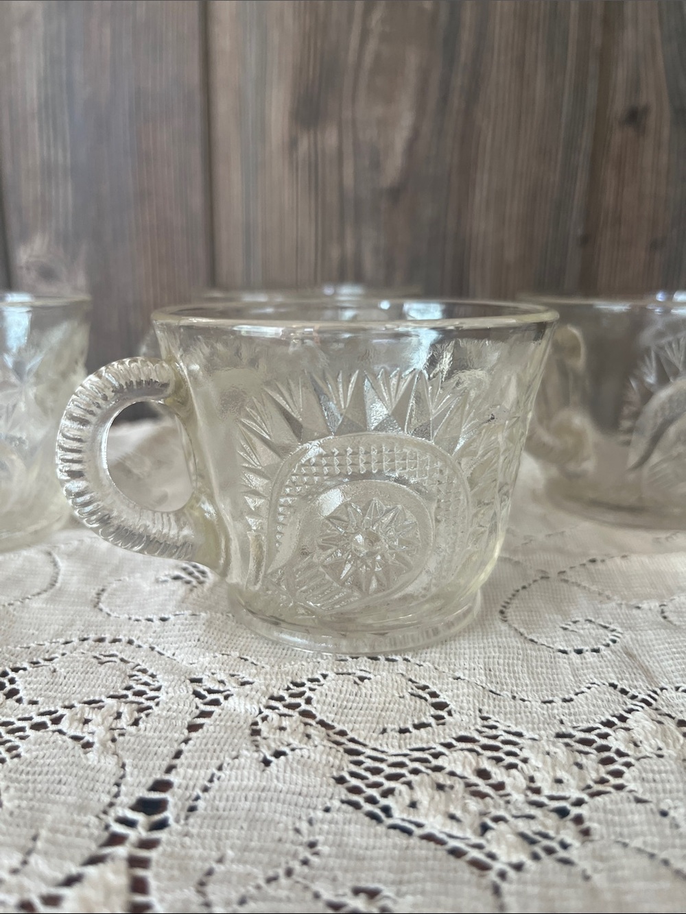 Vintage L. E. SMITH Pinwheel Galaxy Stars Pressed Glass Punch Bowl cup Set of 4